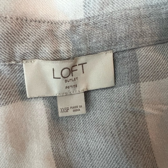 LOFT women Gray and White Plaid long sleeve Shirt/size XXSP - Picture 7 of 10